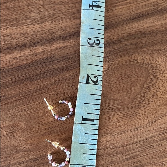 Kendra Scott Gold Huggie Hoop earrings with neutral tone beads EUC - Picture 5 of 5